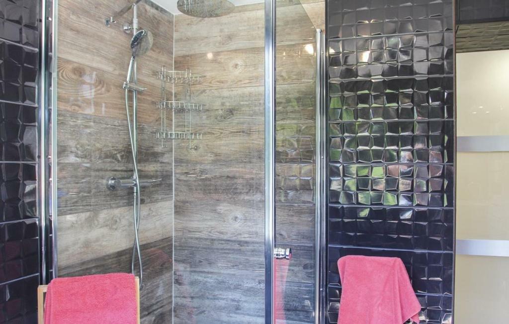 Maison 4 Etoiles Et Studio 3 Etoiles Independants Avec Piscine LʼIsle-sur-la-Sorgue Eksteriør bilde